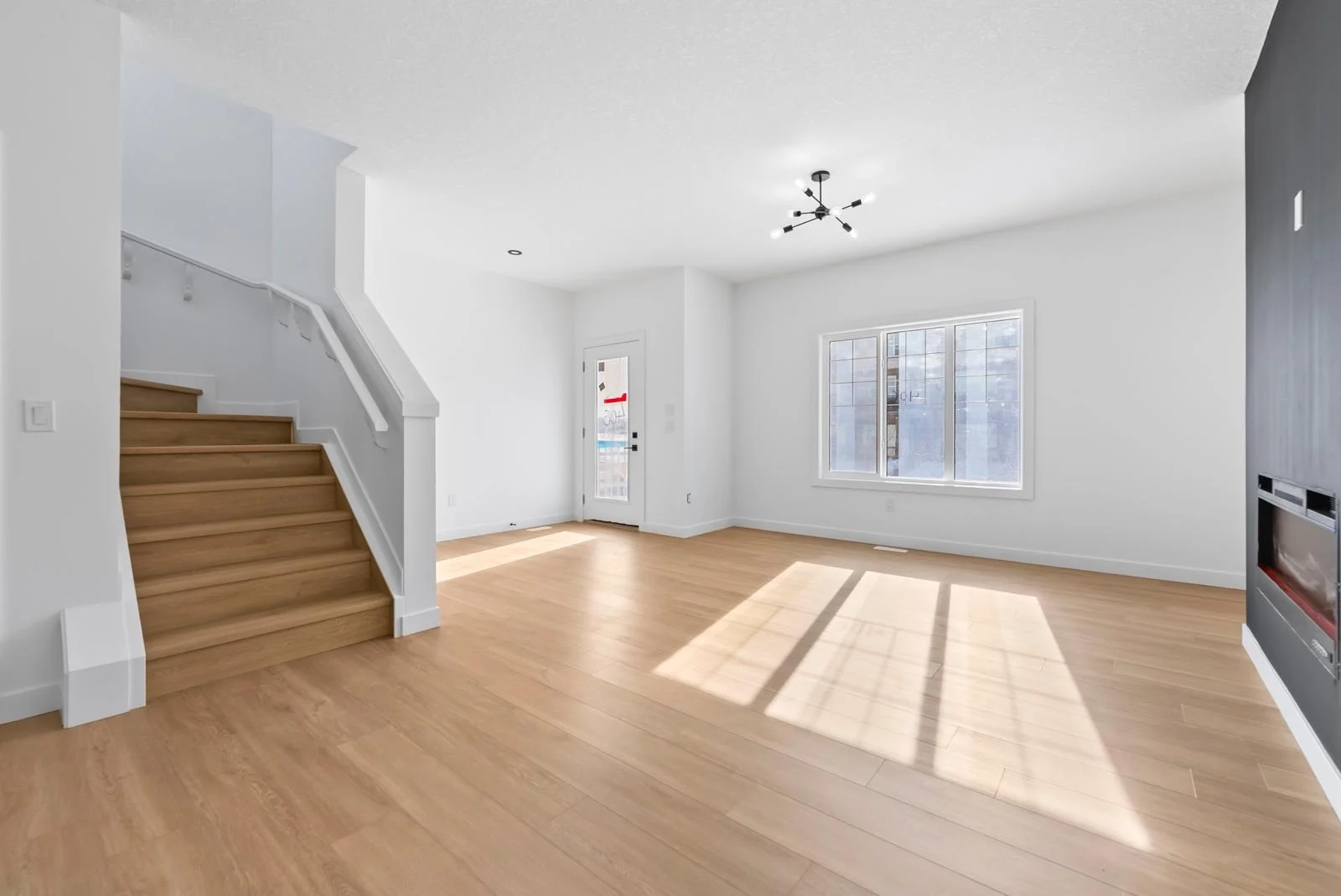 32 Units In Woodbend Leduc 4